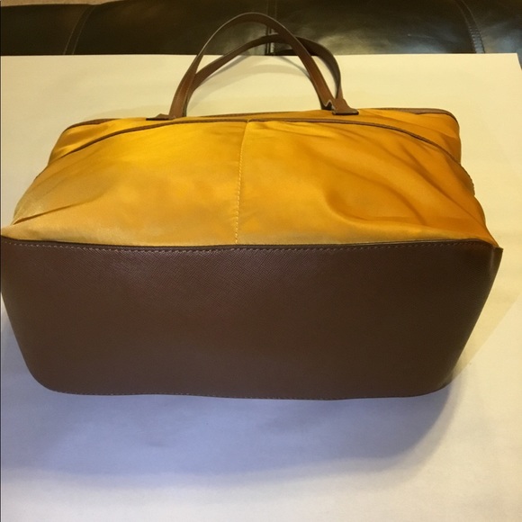 Michael Kors tote - Picture 9 of 12